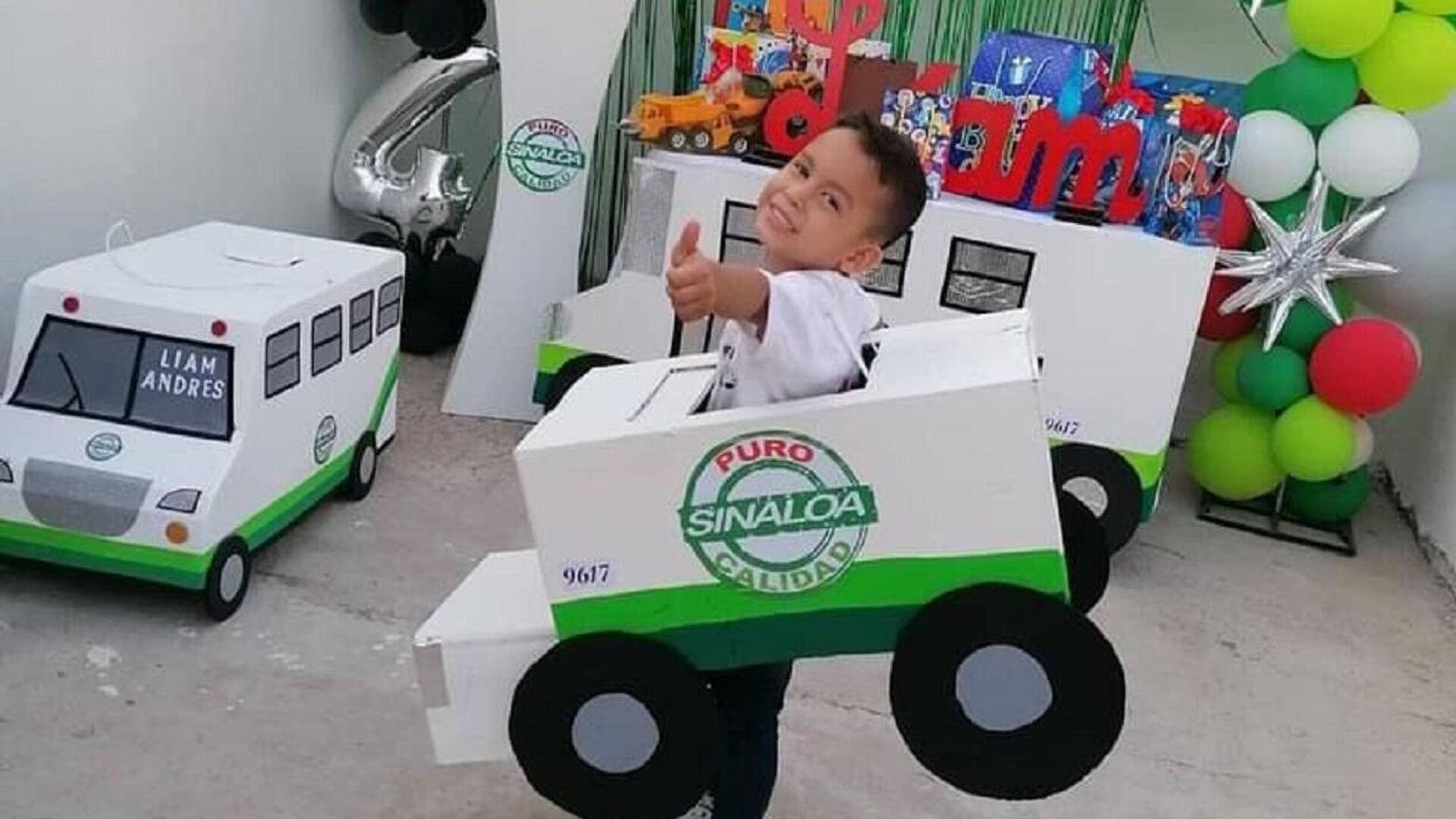 El cumpleaños de Liam Andrés con los camiones Puro Sinaloa El cumpleaños de Liam Andrés con los camiones Puro Sinaloa - Sputnik Mundo, 1920, 12.06.2021