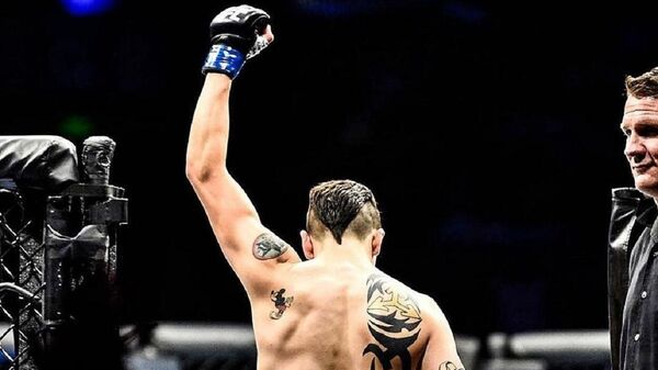 El campeón de peso mosca de la UFC, el mexicano Brandon Moreno - Sputnik Mundo