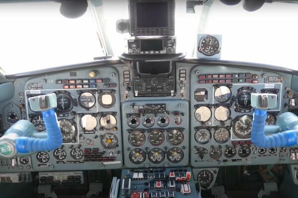 Cabina del Yak-40 de Yakovlev - Sputnik Mundo