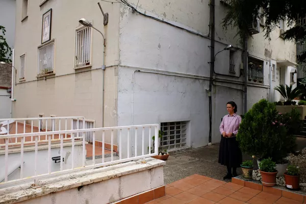 Imagen del jardín de la casa religiosa que va a ser desahuciada Imagen del jardín de la casa religiosa que va a ser desahuciada - Sputnik Mundo