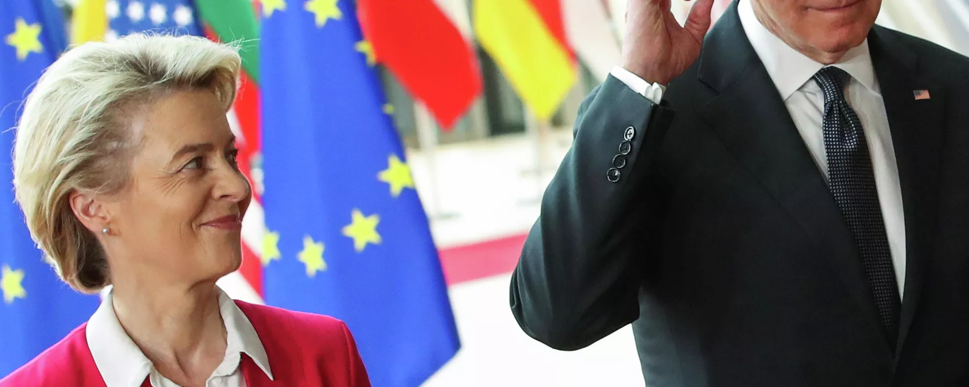 La presidenta de la Comisión Europea, Ursula von der Leyen, y el presidente de EEUU, Joe Biden La presidenta de la Comisión Europea, Ursula von der Leyen, y el presidente de EEUU, Joe Biden - Sputnik Mundo, 1920, 15.06.2021