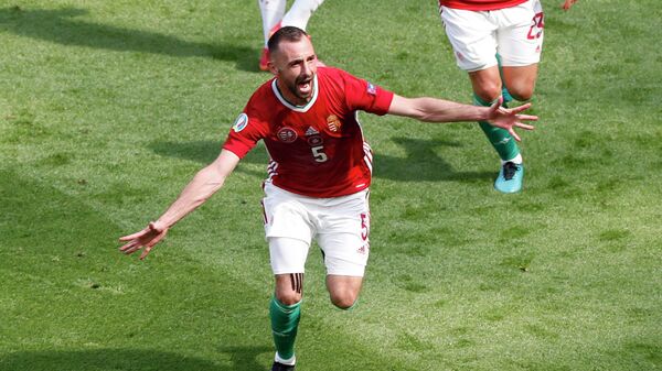 Attila Fiola celebra el gol - Sputnik Mundo