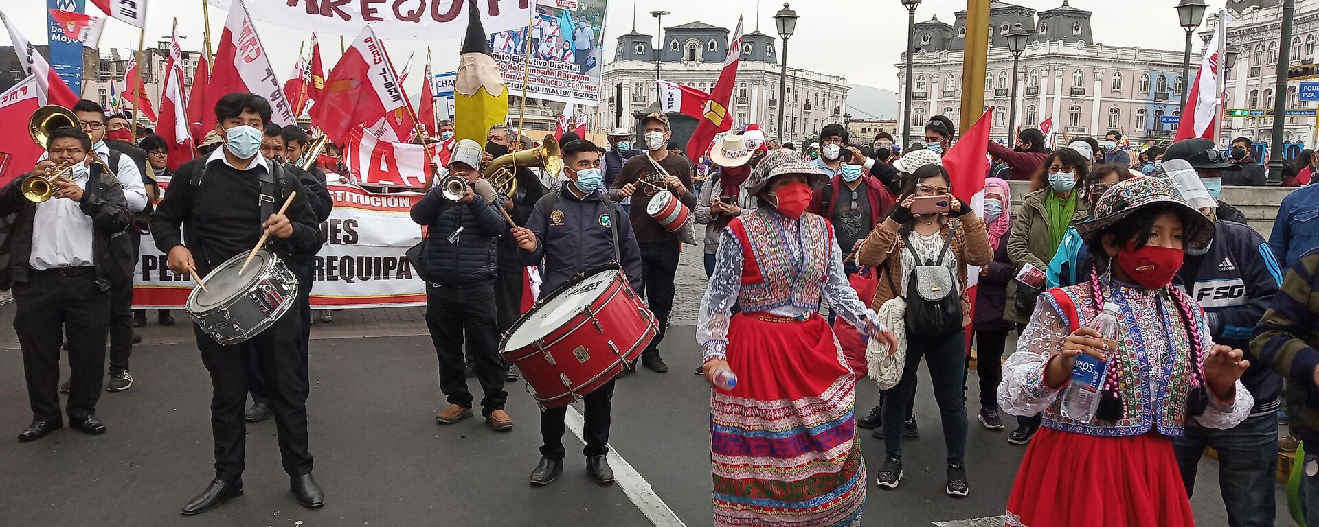 Una masiva marcha en defensa de los votos tras las presidenciales en Perú - Sputnik Mundo, 1920, 20.06.2021