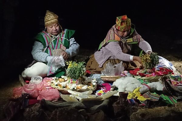 Se celebra al tata Inti con ofrendas por la buena cosecha - Sputnik Mundo