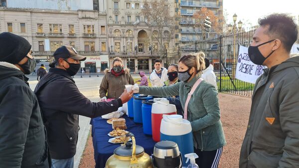 Hubo 1.000 desayunos en Argentina para visibilizar el hambre de las personas en situación de calle y los pobres - Sputnik Mundo