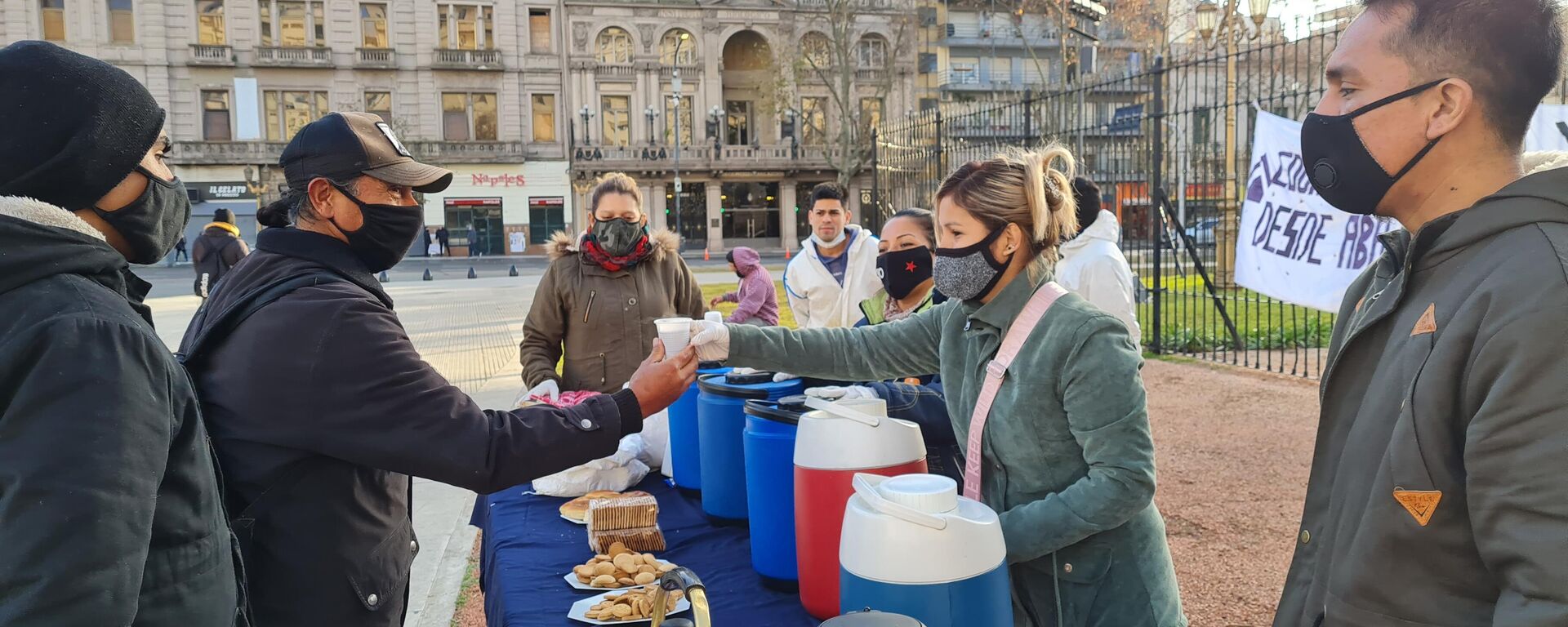 Hubo 1.000 desayunos en Argentina para visibilizar el hambre de las personas en situación de calle y los pobres - Sputnik Mundo, 1920, 22.06.2021