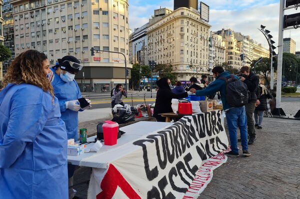 Hubo 1.000 desayunos en Argentina para visibilizar el hambre de las personas en situación de calle y los pobres - Sputnik Mundo