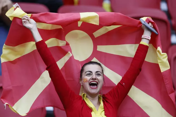 Fanática de Macedonia del Norte antes del partido de la fase de grupos de la Eurocopa 2020 entre las selecciones de Macedonia del Norte y Holanda en Ámsterdam, que finalizó 3-0 a favor de la selección holandesa. Fanática de Macedonia del Norte antes del partido de la fase de grupos de la Eurocopa 2020 entre las selecciones de Macedonia del Norte y Holanda en Ámsterdam, que finalizó 3-0 a favor de la selección holandesa. - Sputnik Mundo