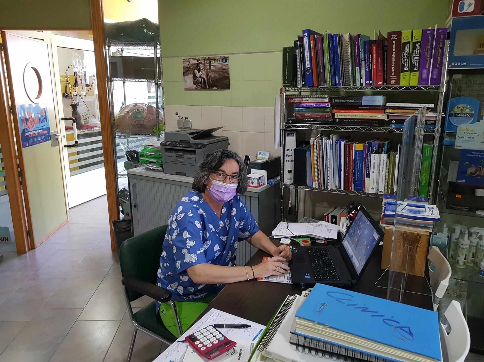 Fátima Peláez en su clínica veterinaria de Ceutí (Murcia) - Sputnik Mundo, 1920, 23.06.2021