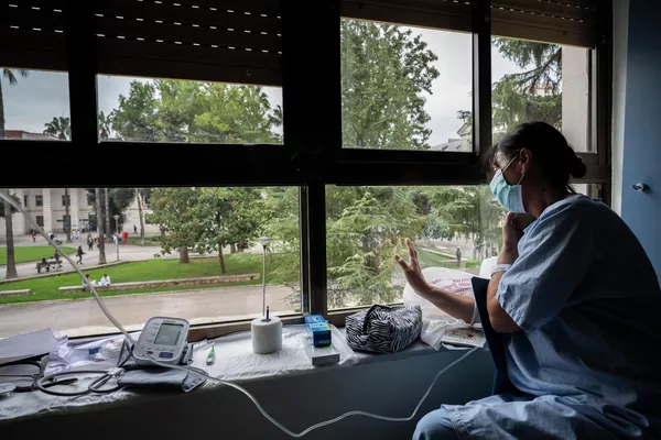 Planta COVID del Hospital General de Valencia durante la segunda ola de la pandemia de coronavirus COVID-19 - Sputnik Mundo