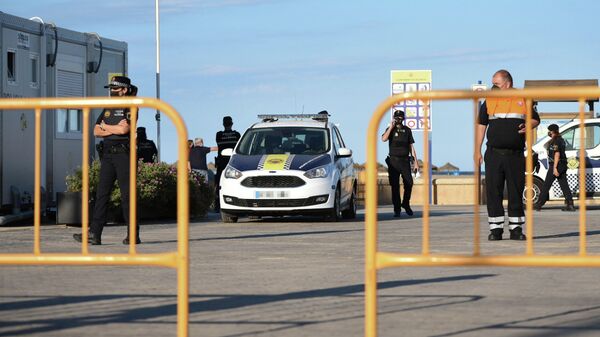 Imagen referencial de la policía en una playa - Sputnik Mundo