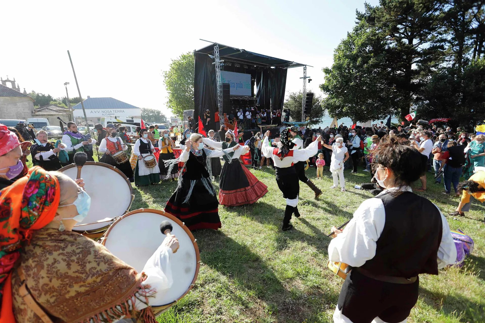 Componentes del Ejército Zapatista recibidos al son de las muñeiras en Vigo Componentes del Ejército Zapatista recibidos al son de las muñeiras en Vigo - Sputnik Mundo, 1920, 24.06.2021
