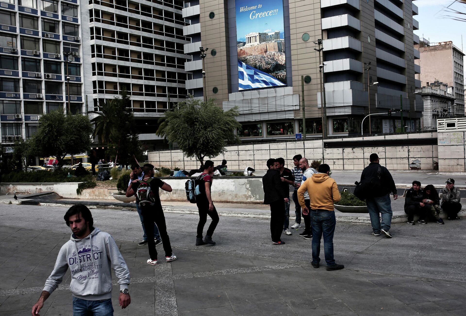 Inmigrantes ilegales en la plaza Omonia, foto de archivo - Sputnik Mundo, 1920, 24.06.2021