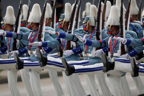 Marcha militar en honor al 200 aniversario de la Batalla de Carabobo en Valencia (Venezuela), el 24 de junio del 2021 - Sputnik Mundo