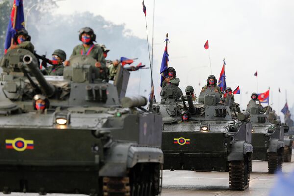 Marcha militar en honor al 200 aniversario de la Batalla de Carabobo en Valencia (Venezuela), el 24 de junio del 2021 - Sputnik Mundo