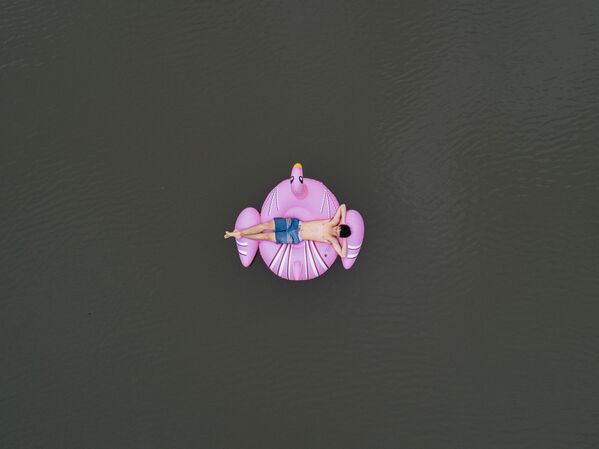 'The scorched earth river' ('El río de tierra quemada'), del australiano Tood Kennedy, acabó finalista en la categoría Portrait Story del International Portrait Protographer de este año. - Sputnik Mundo