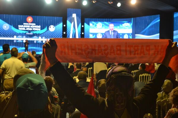 Erdogan da por iniciada la construcción del canal de Estambul - Sputnik Mundo