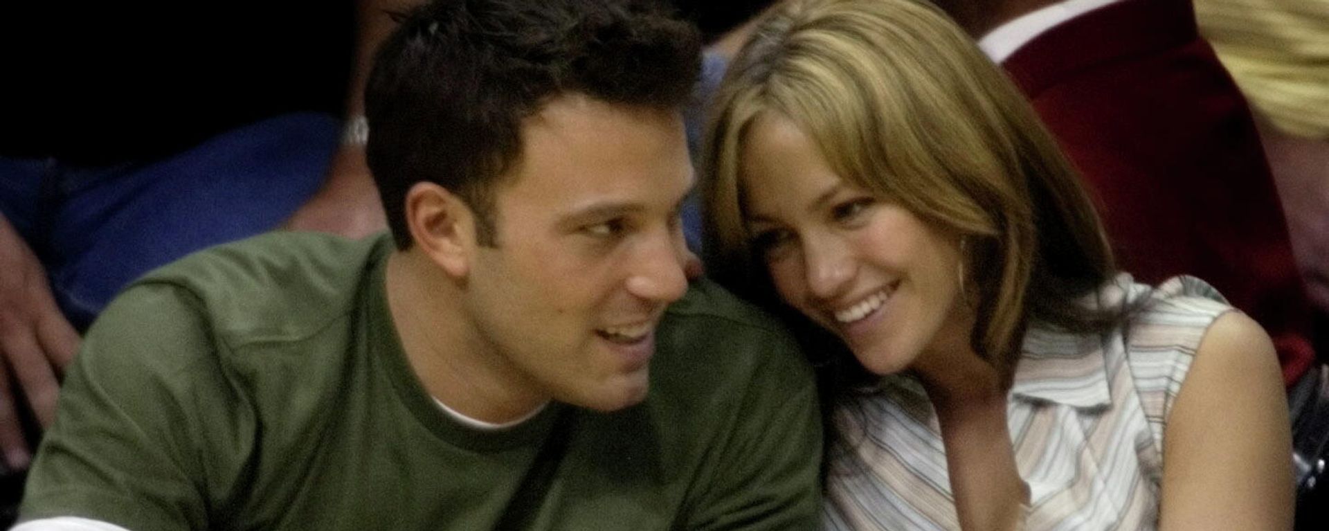 El actor Ben Affleck y la cantante Jennifer Lopez en 2003 El actor Ben Affleck y la cantante Jennifer Lopez en 2003 - Sputnik Mundo, 1920, 28.06.2021
