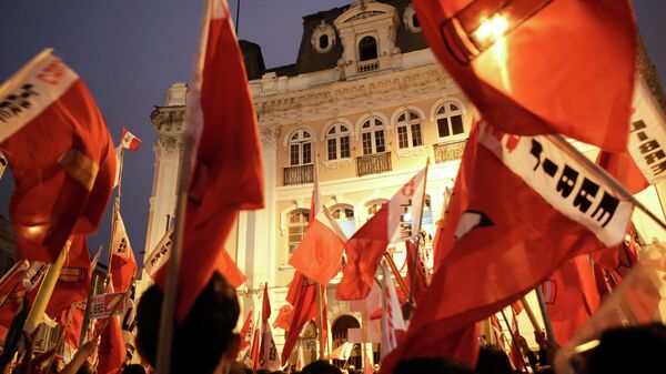 Banderas de Perú Libre  - Sputnik Mundo