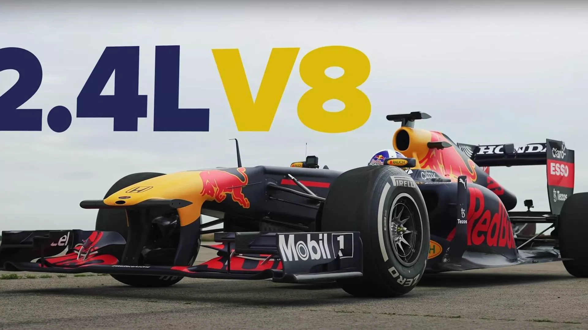 Carrera entre un RB7 de Red Bull y un Bugatti Chiron