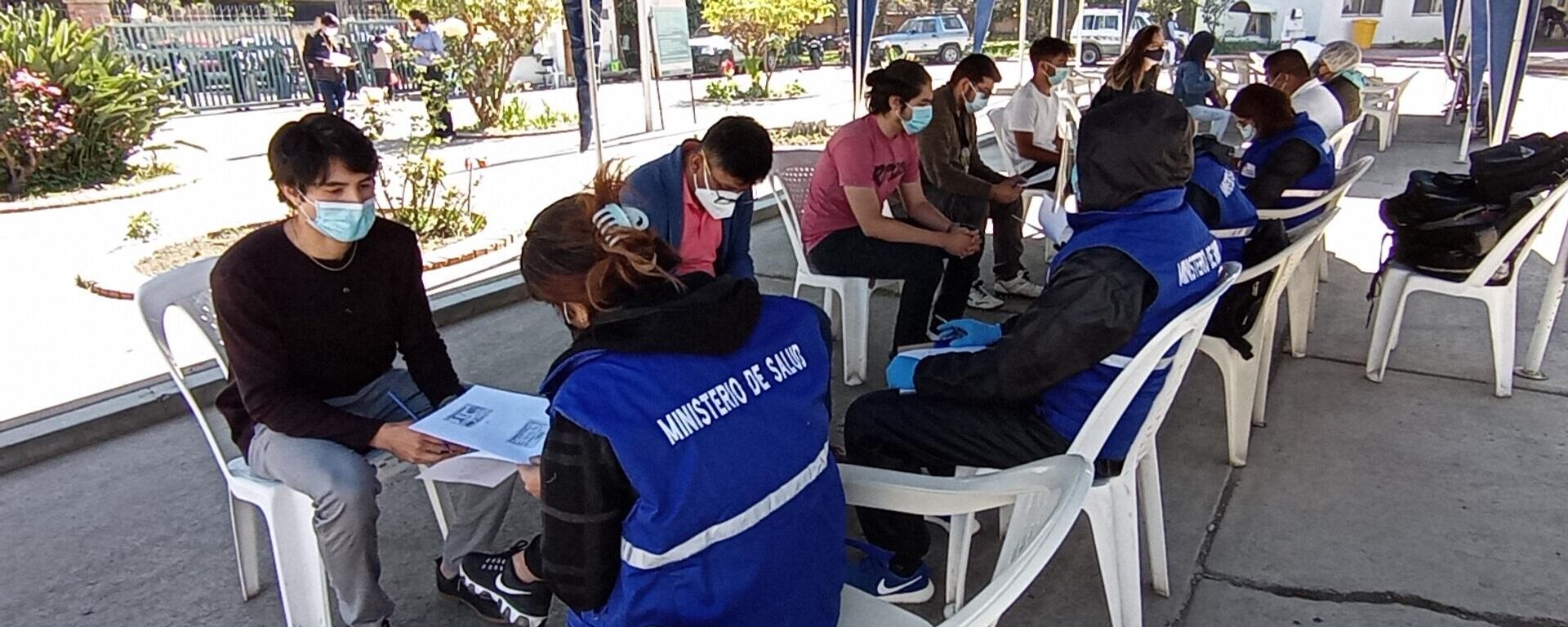 Jóvenes bolivianos acuden a vacunarse - Sputnik Mundo, 1920, 17.12.2021