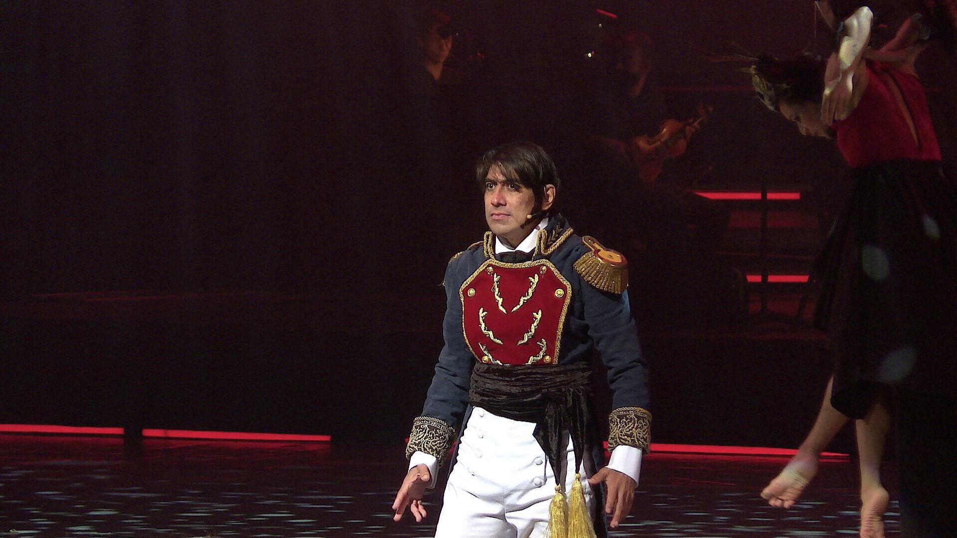 Danza aérea interpretada por una acróbata del Circo Nacional de Venezuela - Sputnik Mundo, 1920, 05.07.2021