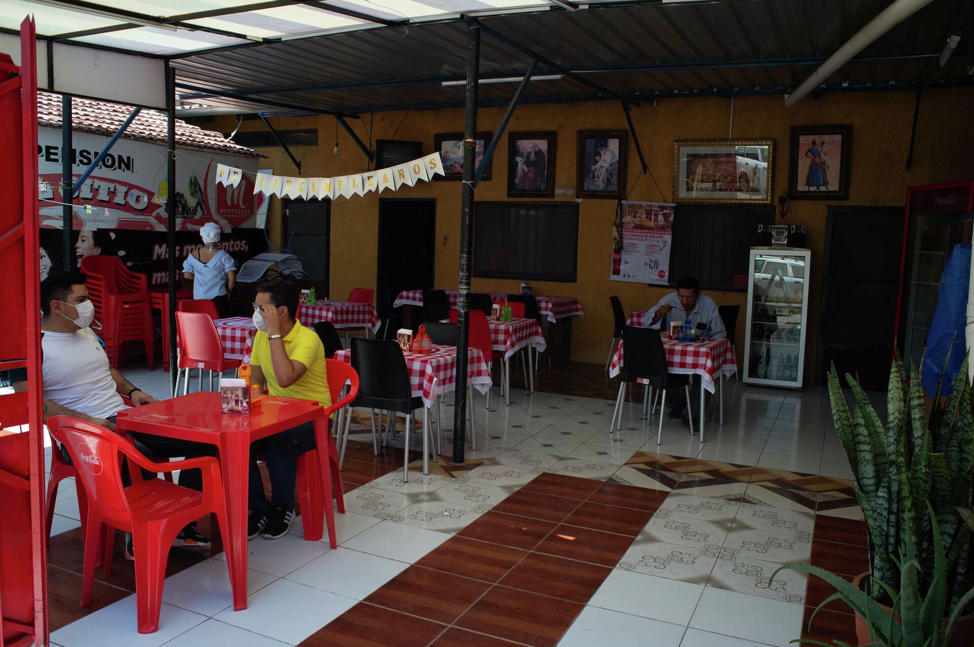 Un restaurante barrial en Bolivia - Sputnik Mundo, 1920, 08.07.2021