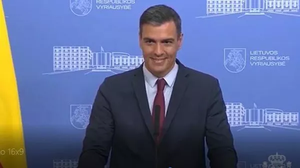 Un chuletón al punto es imbatible: Sánchez apoya el consumo de carne tras una polémica ministerial - Sputnik Mundo