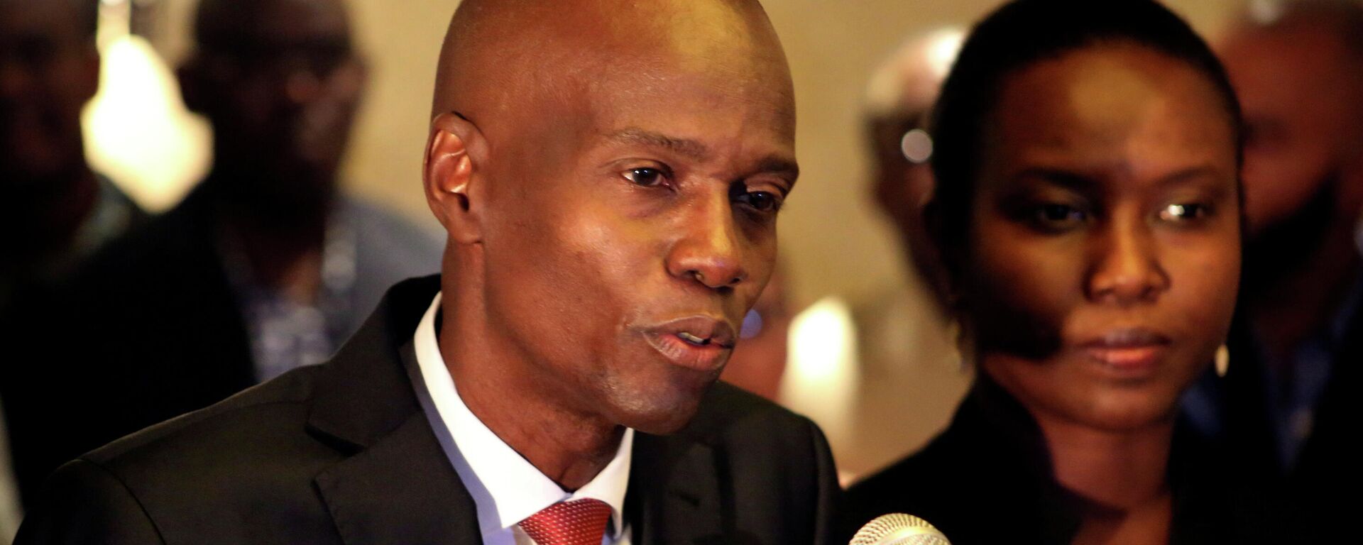 El presidente de Haití, Jovenel Moise, se dirige a los medios junto a su esposa, Martine Étienne, después de ganar las elecciones presidenciales de 2016, en Puerto Príncipe, Haití.  - Sputnik Mundo, 1920, 11.07.2021