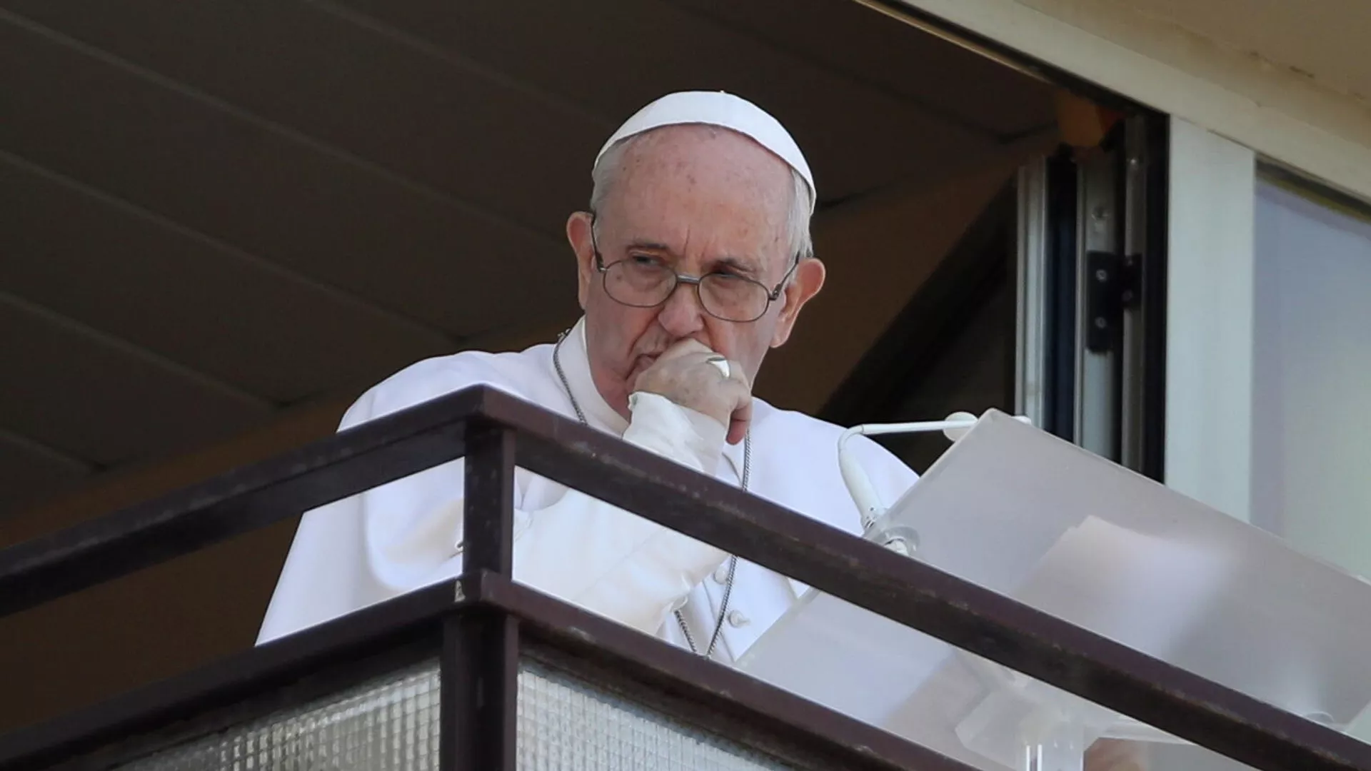 El papa Francisco dirige la oración del Ángelus desde un balcón del Hospital Gemelli, en Roma, Italia, el 11 de julio de 2021 El papa Francisco dirige la oración del Ángelus desde un balcón del Hospital Gemelli, en Roma, Italia, el 11 de julio de 2021