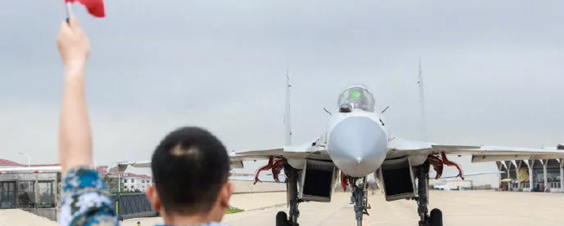 Un J-15 Flying Shark de la Armada del Ejército Popular de Liberación de China - Sputnik Mundo, 1920, 17.08.2022
