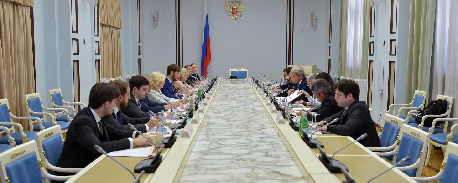 En encuentro del enviado especial de Rusia para el clima, Ruslán Edelgueríev, y su par estadounidense John Kerry - Sputnik Mundo, 1920, 13.07.2021