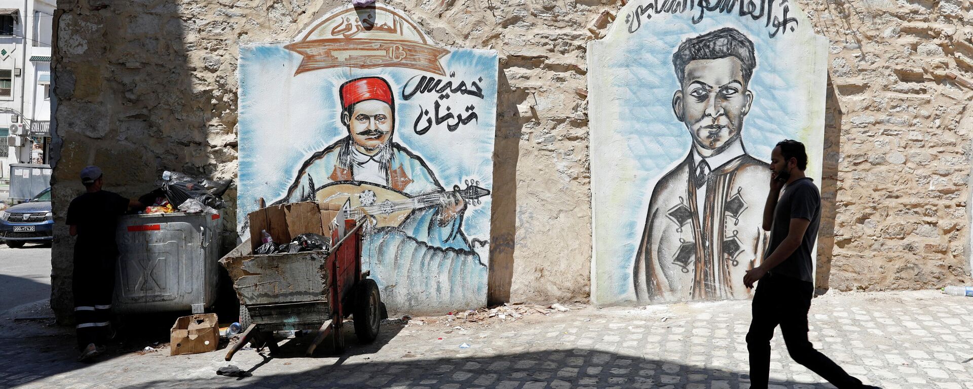 Un hombre en una de las calles cerca de la Ciudad Vieja de Túnez - Sputnik Mundo, 1920, 14.07.2021