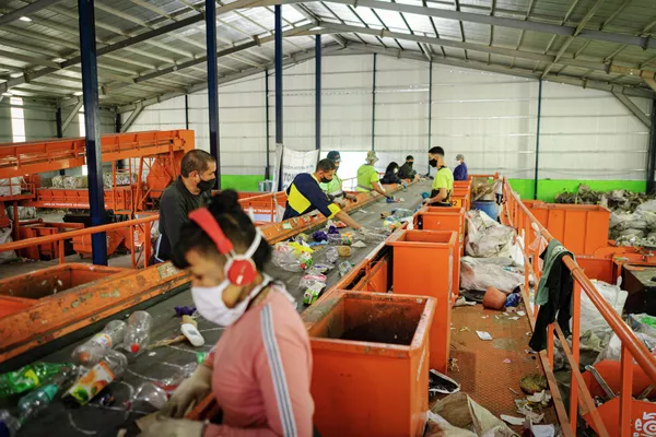 Organizados en más de 70 cooperativas, más de 200.000 trabajadores de la Faccyr recolectan 10.000 toneladas de materiales Organizados en más de 70 cooperativas, más de 200.000 trabajadores de la Faccyr recolectan 10.000 toneladas de materiales - Sputnik Mundo