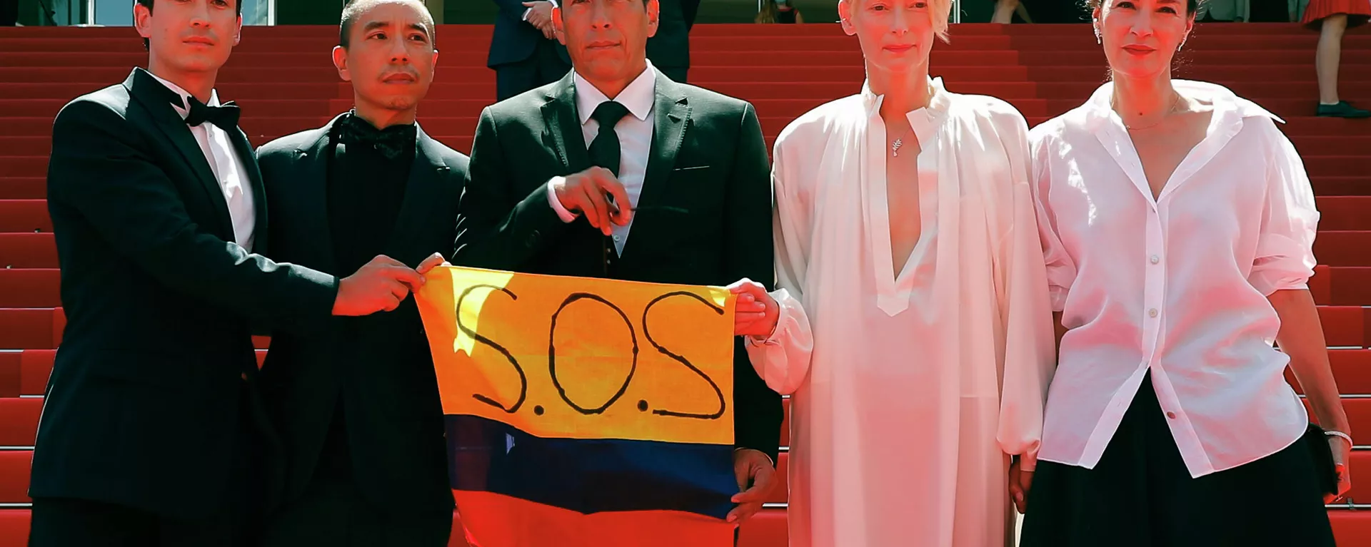 Los actores y directores de la película 'Memoria' desfilan por la alfombra roja de la 74 edición del festival de Cannes Los actores y directores de la película 'Memoria' desfilan por la alfombra roja de la 74 edición del festival de Cannes - Sputnik Mundo, 1920, 15.07.2021