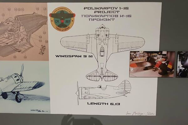 El Museo Nacional de Cataluña expone dos réplicas de aviones soviéticos de la Guerra Civil - Sputnik Mundo