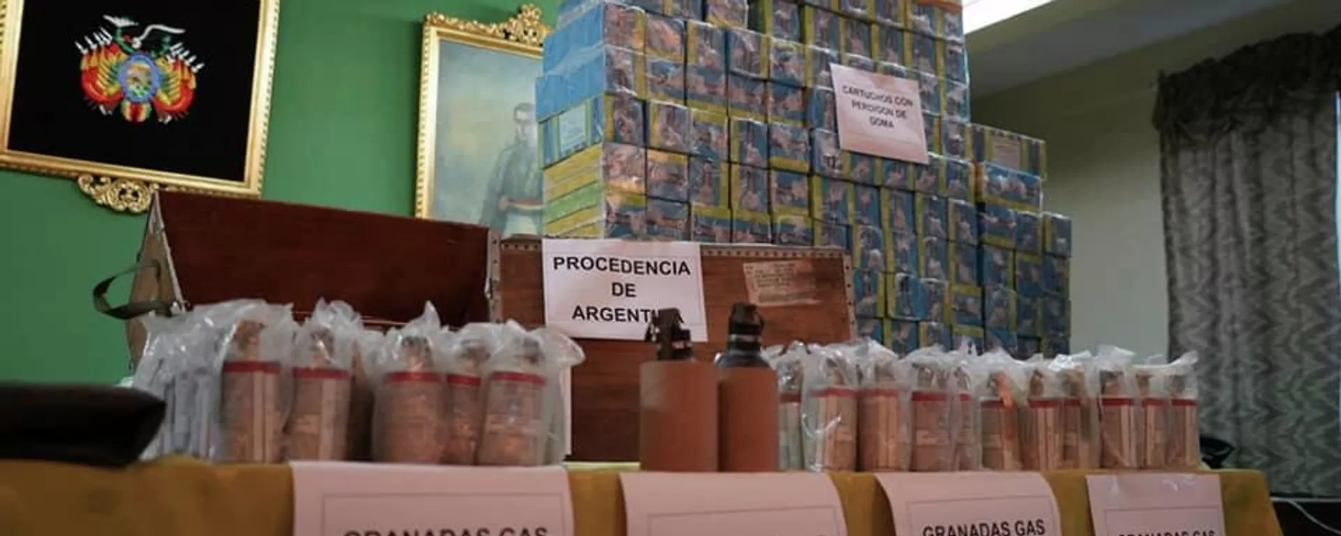 El Gobierno de Bolivia exhibió las municiones y confirmó que hubo tráfico ilícito desde Argentina El Gobierno de Bolivia exhibió las municiones y confirmó que hubo tráfico ilícito desde Argentina - Sputnik Mundo, 1920, 19.07.2021