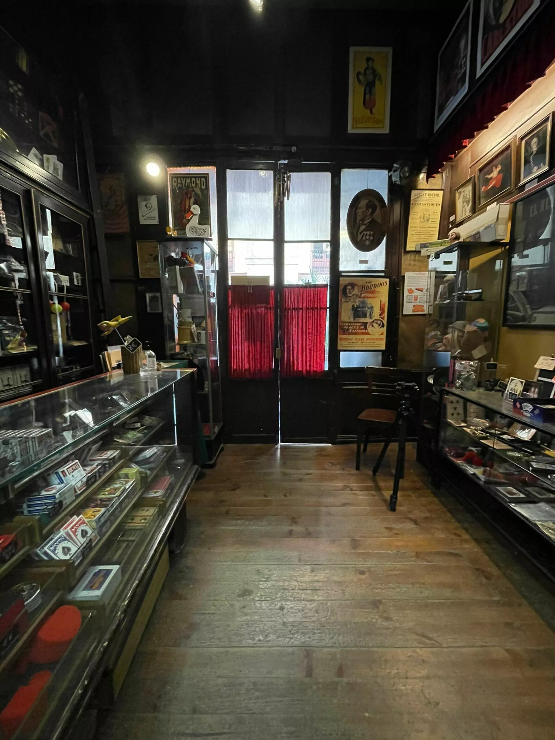 Interior del Rei de la Màgia (Barcelona) Interior del Rei de la Màgia (Barcelona) - Sputnik Mundo, 1920, 20.07.2021