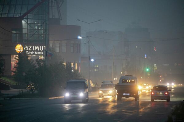 Humo por incendios forestales en Yakutia, Siberia - Sputnik Mundo