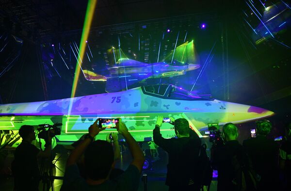 Sobre la base del Checkmate se puede crear un nuevo dron de ataque. El sistema de apoyo logístico Matrioshka fue desarrollado especialmente para él. - Sputnik Mundo