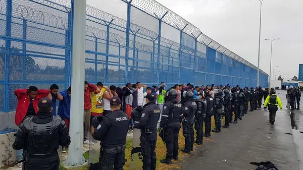 La Policía de Ecuador captura a reclusos que intentaban escapar  - Sputnik Mundo