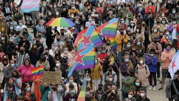 Concentración contra agresiones LGTBfóbicas, a 9 de julio de 2021, en A Coruña, Galicia  - Sputnik Mundo