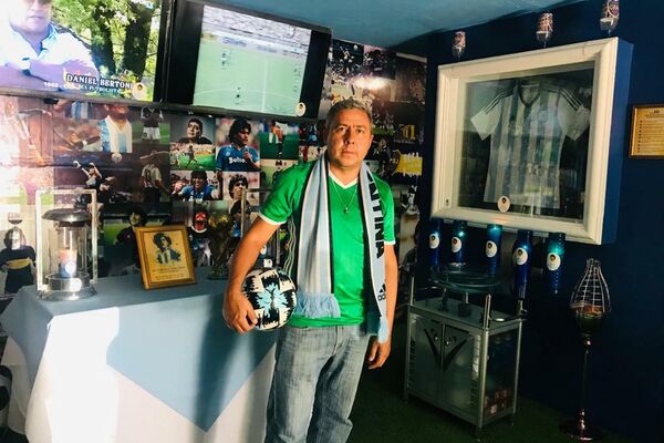 Marcelo Buchet, fundador de la Iglesia Maradoniana de México - Sputnik Mundo