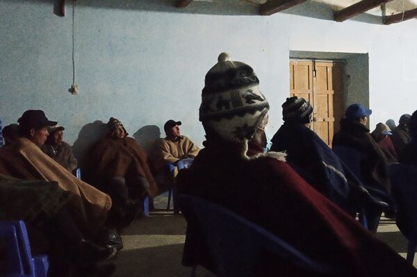 Asistenes a la reunión de las rondas en Colpatuapampa - Sputnik Mundo