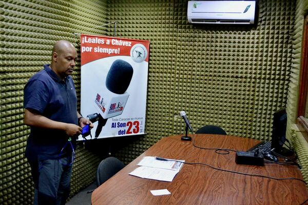 Juan Contreras - Sputnik Mundo