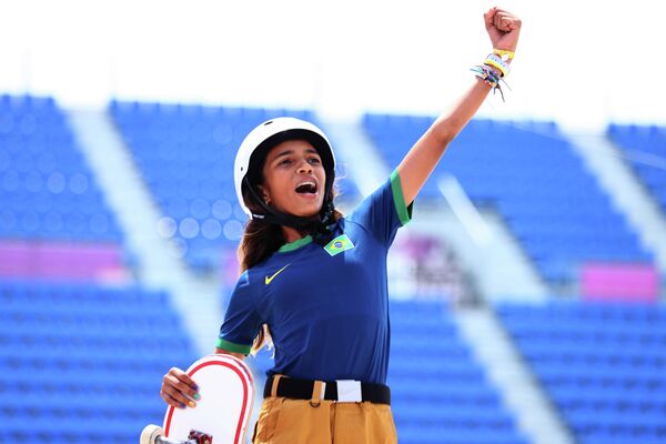 Rayssa Leal, la más joven medallista olímpica en la historia de Brasil, celebra su plata olímpica - Sputnik Mundo