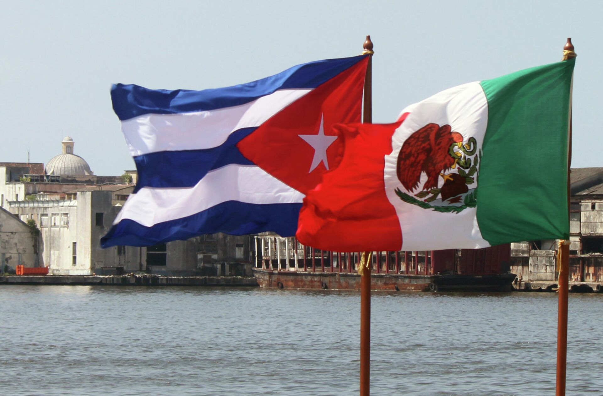 Banderas de Cuba y México Banderas de Cuba y México - Sputnik Mundo, 1920, 31.07.2021