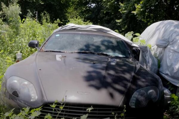 Un Aston Martin Vantage S en el depósito municipal de Hangzhou - Sputnik Mundo