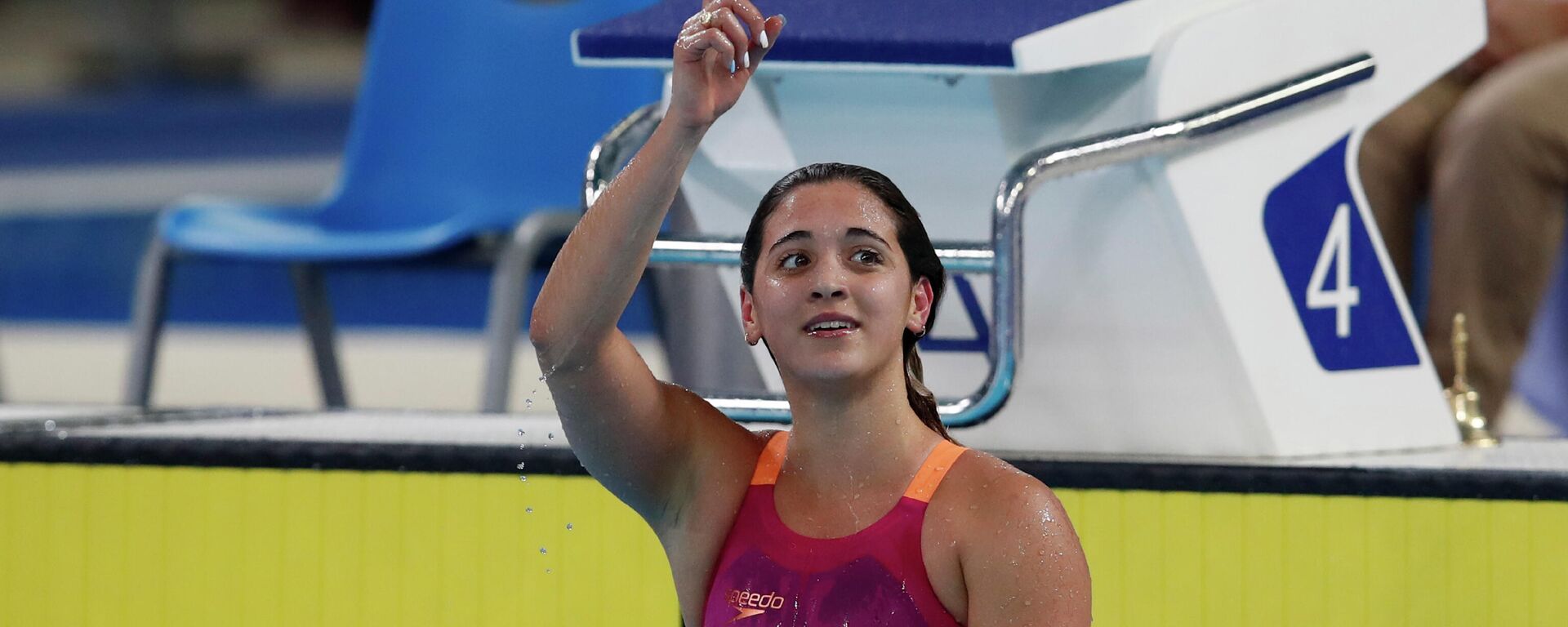 La nadadora argentina Delfina Pignatiello tras ganar una medalla de oro en los Juegos Panamericanos de Lima en 2019 - Sputnik Mundo, 1920, 03.08.2021