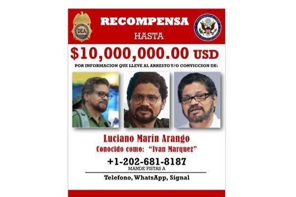 La oficina nacional de Interpol de la Policía en Colombia y la Fiscalía General de la Nación reactivaron tres circulares rojas contra Luciano Marín, alias 'Iván Márquez', exnegociador de paz de la antigua guerrilla de las FARC y hoy disidente y cabecilla de la organización Segunda Marquetalia, informó este miércoles el director de la Policía Nacional, Jorge Luis Vargas.  - Sputnik Mundo